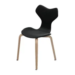 Fritz Hansen 4130 Grand Prix med træben af Arne Jacobsen><noscript><img width=