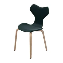 Fritz Hansen 4130 Grand Prix med træben af Arne Jacobsen><noscript><img width=