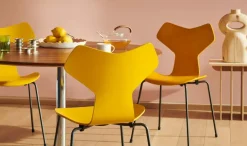 Fritz Hansen 3130 Grand Prix stol lakeret af Arne Jacobsen><noscript><img width=