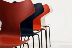 Fritz Hansen 3130 Grand Prix stol lakeret af Arne Jacobsen><noscript><img width=