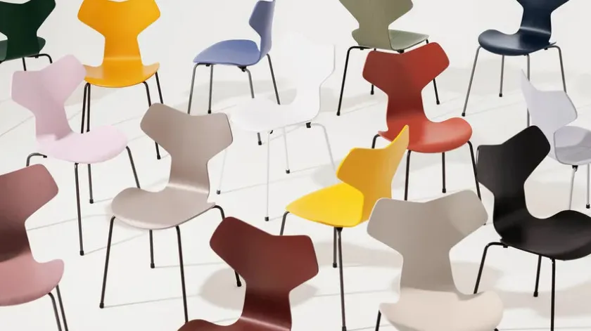 Fritz Hansen 3130 Grand Prix stol lakeret af Arne Jacobsen> Spisebordsstole