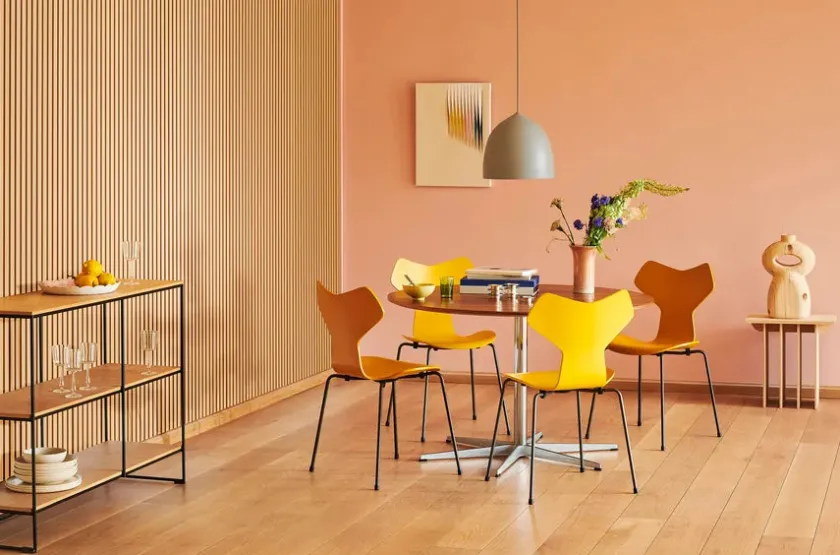 Fritz Hansen 3130 Grand Prix stol lakeret af Arne Jacobsen> Spisebordsstole