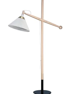 Le Klint 325 Gulvlampe fra> Gulvlamper|Spots
