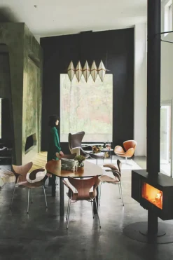 Fritz Hansen 3208 Liljen armstol i valnød af Arne Jacobsen> Spisebordsstole