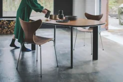 Fritz Hansen 3108 Liljen stol i valnød af Arne Jacobsen><noscript><img width=