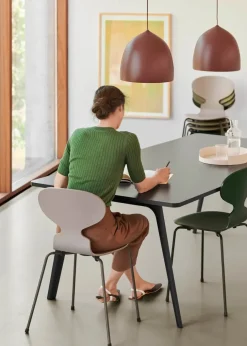 Fritz Hansen 3101 Myren Stol i farvet ask af Arne Jacobsen> Spisebordsstole
