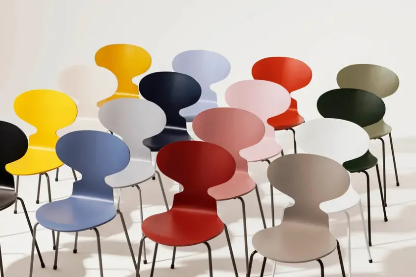 Fritz Hansen 3101 Myren Stol lakeret af Arne Jacobsen> Spisebordsstole