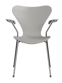 Fritz Hansen 3207 Serie 7 Armstol af Arne Jacobsen><noscript><img width=