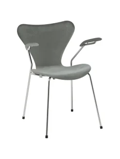 Fritz Hansen 3207 Serie 7 Armstol af Arne Jacobsen><noscript><img width=