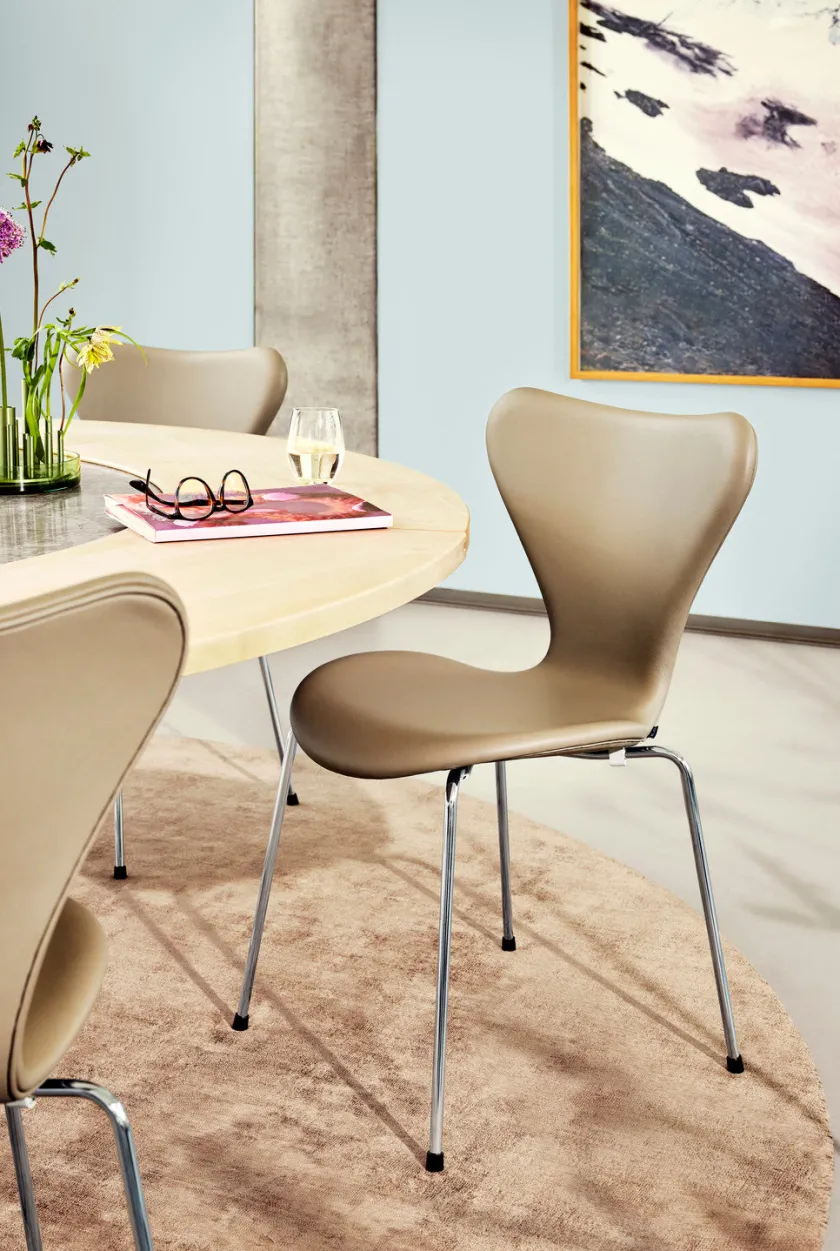 Fritz Hansen 3107 Serie 7, fuldpolstret af Arne Jacobsen> Spisebordsstole