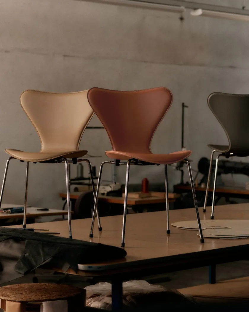 Fritz Hansen 3107 Serie 7 stol, Tailored af Arne Jacobsen> Spisebordsstole