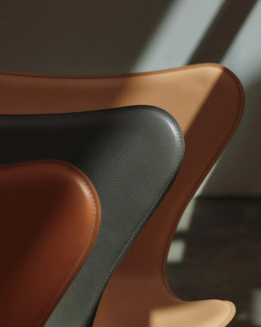 Fritz Hansen 3107 Serie 7 stol, Tailored af Arne Jacobsen> Spisebordsstole