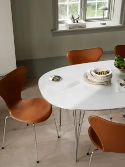 Fritz Hansen 3107 Serie 7 stol, Tailored af Arne Jacobsen><noscript><img width=