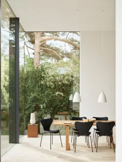 Fritz Hansen 3107 stol, fuldpolstret Essential læder valnød/sort stel af Arne Jacobsen><noscript><img width=