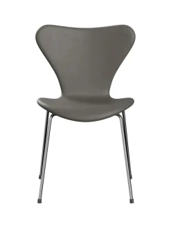 Fritz Hansen 3107 stol, fuldpolstret Essential læder lava/krom stel af Arne Jacobsen> Spisebordsstole