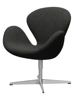 Fritz Hansen 3320 Svanen i stof (prisgruppe 1) af Arne Jacobsen><noscript><img width=