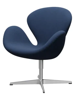 Fritz Hansen 3320 Svanen i stof (prisgruppe 1) af Arne Jacobsen><noscript><img width=