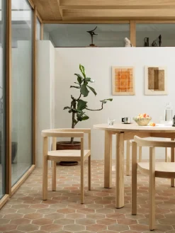 Fritz Hansen After Dining Table Ø120, ash fra> Spiseborde