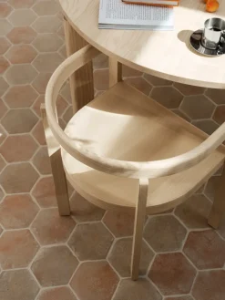 Fritz Hansen After Dining Table Ø120, ash fra><noscript><img width=
