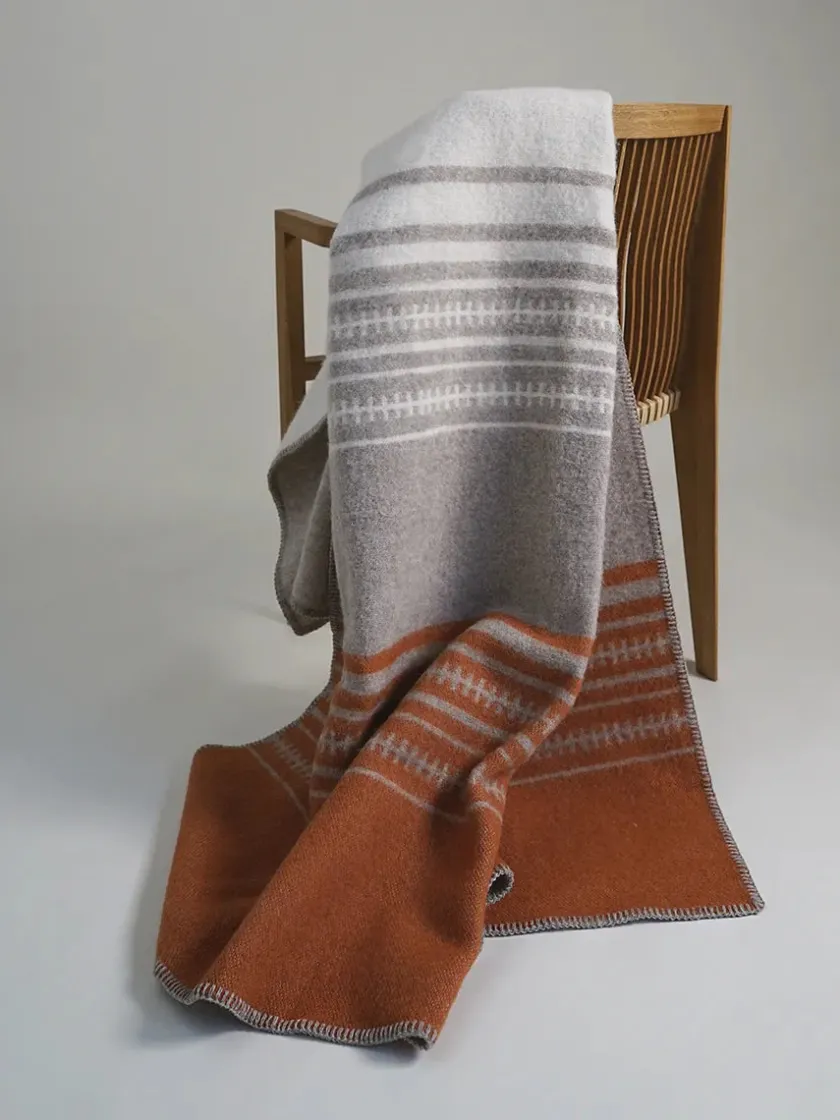 Hein Studio Aiyana no. 01 Plaid fra> Puder Og Plaider