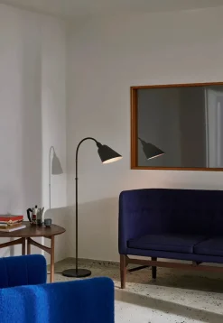 &Tradition AJ7 Bellevue gulvlampe af Arne Jacobsen><noscript><img width=