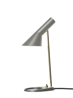 Louis Poulsen AJ Mini Table Lamp, black/brass af Arne Jacobsen><noscript><img width=