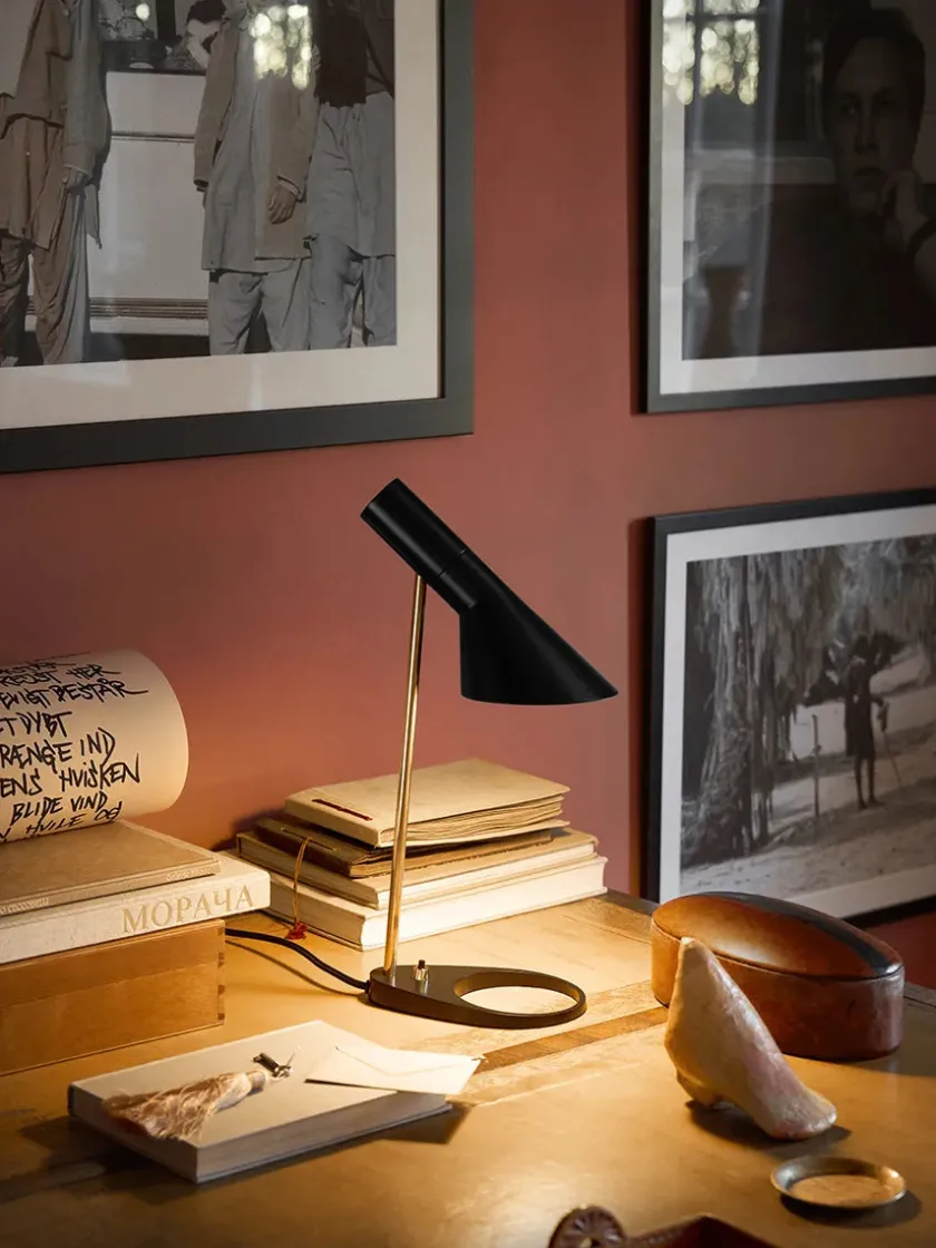 Louis Poulsen AJ Mini Table Lamp, grey/brass af Arne Jacobsen> Spots