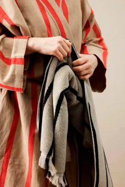 Ferm Living Alee Hand Towel, sand/black fra><noscript><img width=