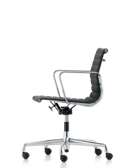 Vitra Aluminium Chair EA 117 Kontorstol, sort læder fra><noscript><img width=
