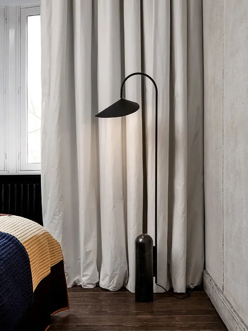 Ferm Living Arum Gulvlampe fra> Gulvlamper|Spots