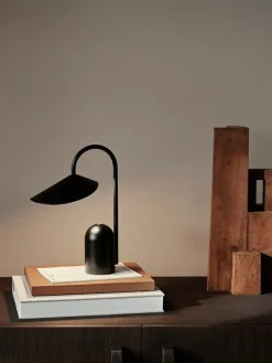 Ferm Living Arum Portable Bordlampe fra> Portable Lamper|Spots