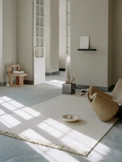 Linie Design Awakened Mind Tæppe, white fra> Gulvtæpper