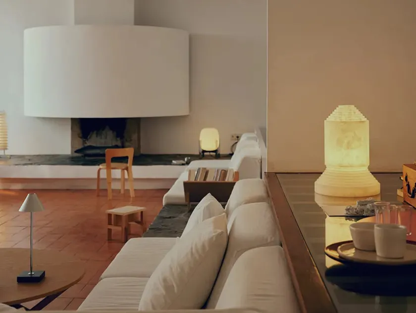 Santa & Cole Babel Bordlampe fra Santa and Cole> Spots