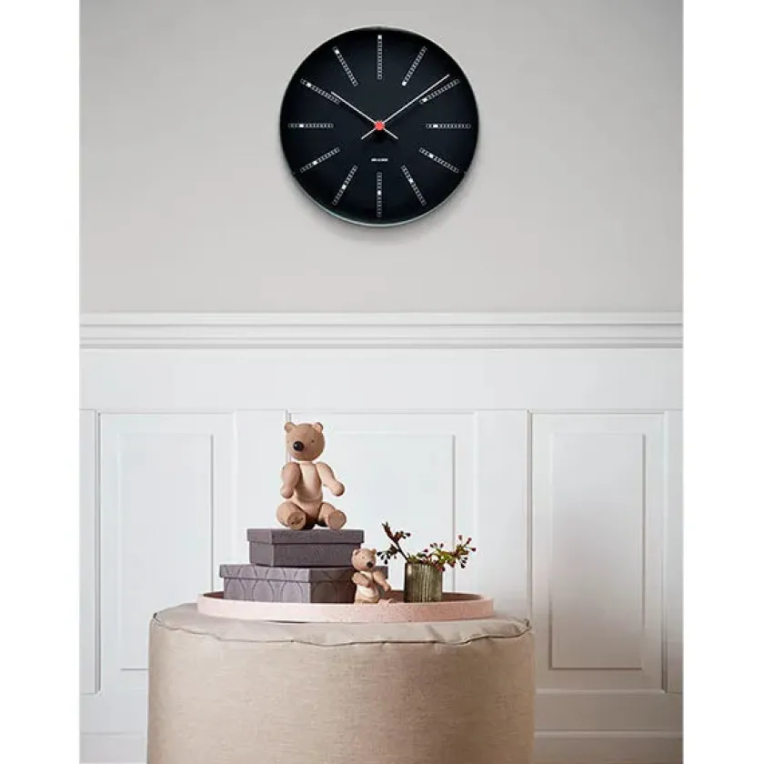 Arne Jacobsen Clocks Bankers club vægur af Arne Jacobsen i sort (Ø: 29)> Gaver Til Ham|Vægure