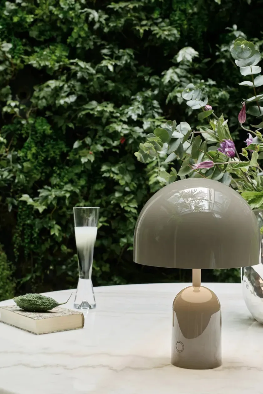 Tom Dixon Bell Portable Bordlampe, taupe fra> Portable Lamper|Spots