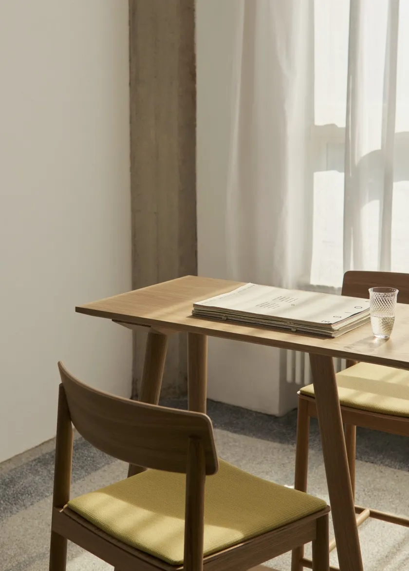 &Tradition Betty TK17 Bar Chair fra> Barstole