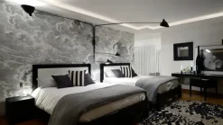 Editions Serge Mouille Big Wall Lamp w/4 Rotating Straight Arms af Serge Mouille><noscript><img width=