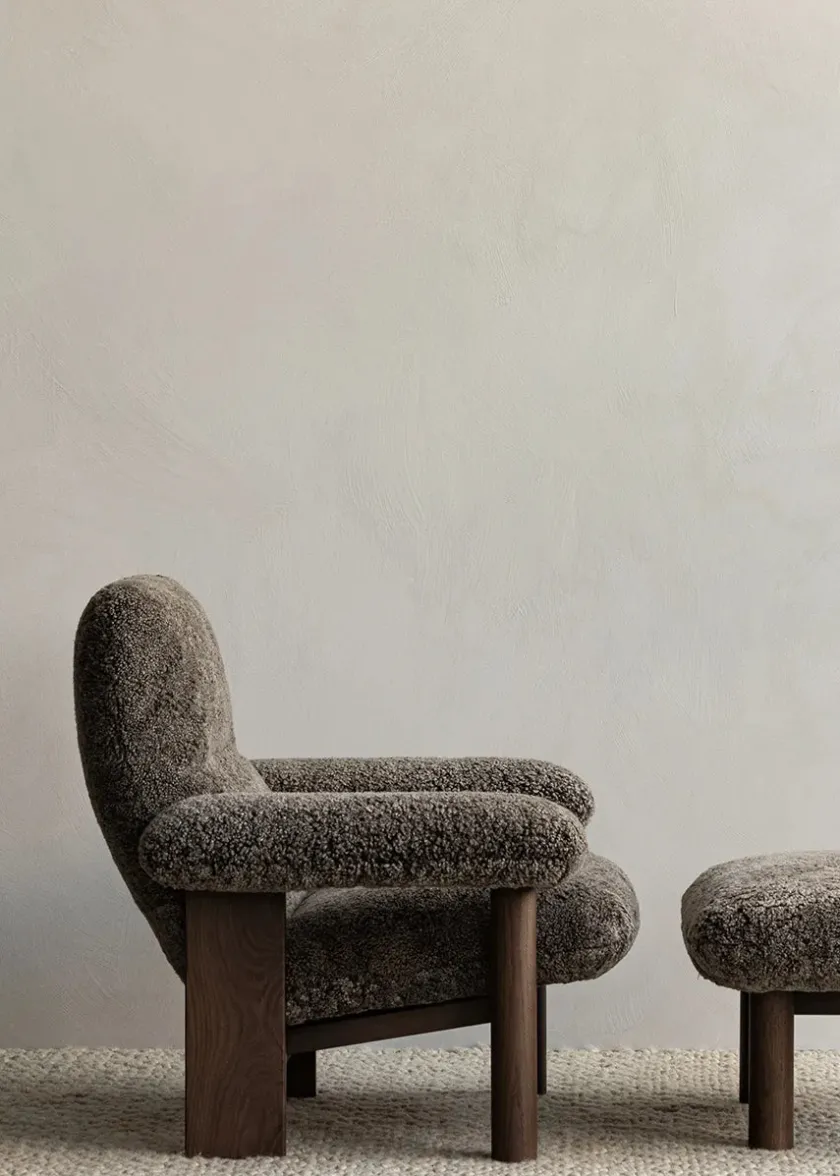 Audo Copenhagen Brasilia Lounge Chair, Natural Oak Sheepskin Nature fra> Lænestole