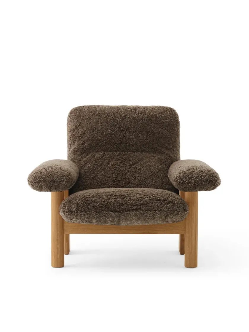 Audo Copenhagen Brasilia Lounge Chair, Natural Oak Sheepskin Nature fra> Lænestole
