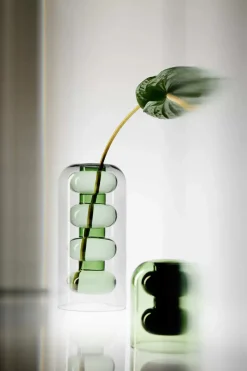 Tom Dixon Bump Vase Cone Black fra><noscript><img width=