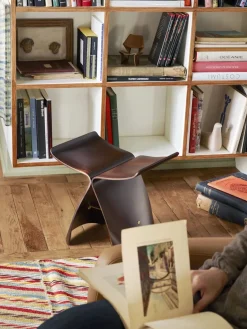 Vitra Butterfly Stool, palisander fra><noscript><img width=