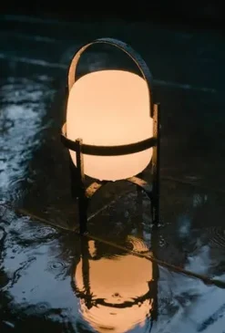 Santa & Cole Cestita Alubat Bordlampe fra Santa and Cole><noscript><img width=