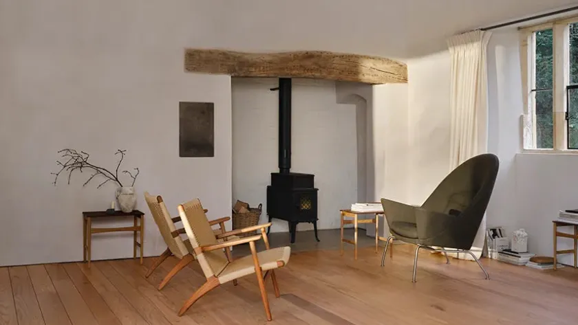 Carl Hansen & Søn CH25 Loungestol, eg sortmalet med naturflet af Hans J. Wegner> Loungestole|Lænestole