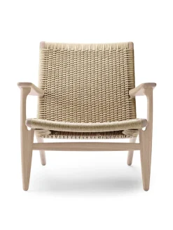 Carl Hansen & Søn CH25 Loungestol, eg sortmalet med sort flet af Hans J. Wegner><noscript><img width=