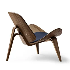 Carl Hansen & Søn CH07 Skalstol, farvet af Hans J. Wegner><noscript><img width=