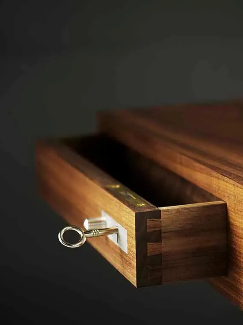Carl Hansen & Søn CH110 Skrivebord af Hans J. Wegner> Skriveborde