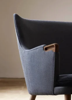 Carl Hansen & Søn CH72 Sofa af Hans J. Wegner><noscript><img width=