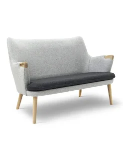 Carl Hansen & Søn CH72 Sofa af Hans J. Wegner><noscript><img width=