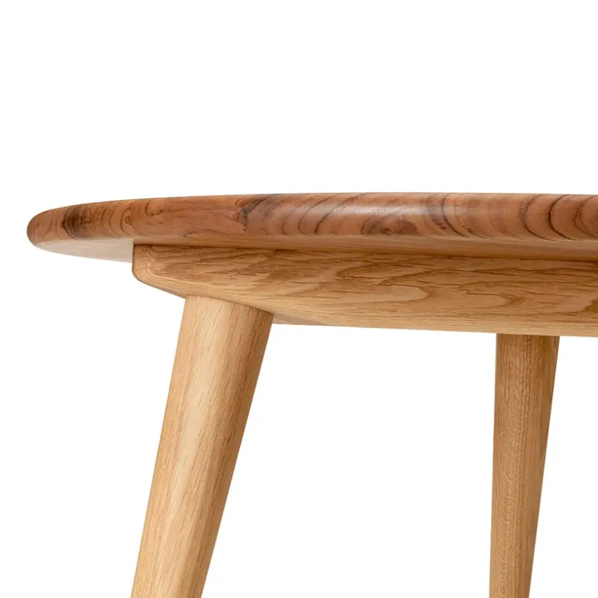 Carl Hansen & Søn CH008 Sofabord, olieret teak/eg af Hans J. Wegner> Sofaborde