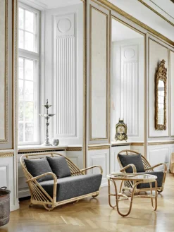 Sika-Design Charlottenborg Bord af Arne Jacobsen><noscript><img width=